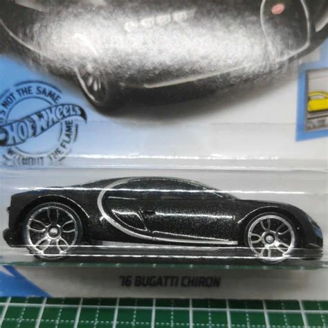 Hot Wheels Bugatti Chiron Factory Fresh Long Card Shopee Malaysia