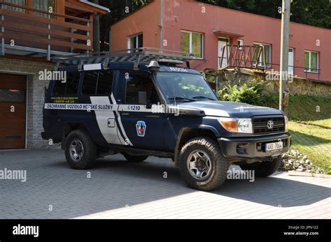 Mountain Rescue Vehicle Hi Res Stock Photography And Images Alamy