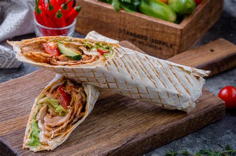 История происхождения шаурмы и ее появление в России