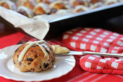 Chocolate Chip Hot Cross Buns Wide Ang Sarap