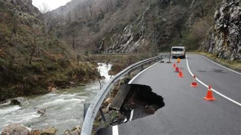 El hundimiento de un carril de la N 625 que conecta con León impide la