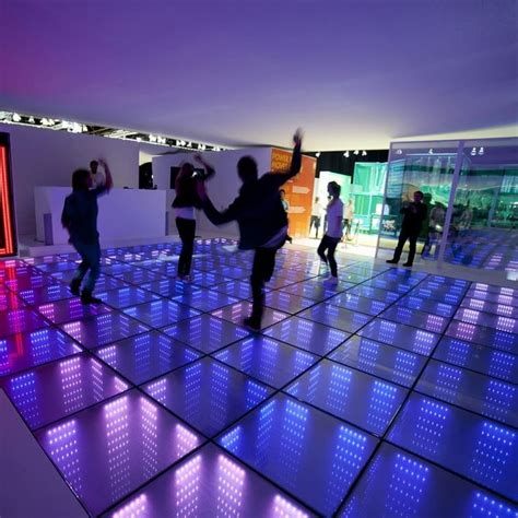 Светодиодный пол - 35 фото