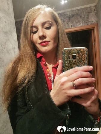 Hottie With Great Legs Doing Some Nude Selfies 17 Pics XHamster