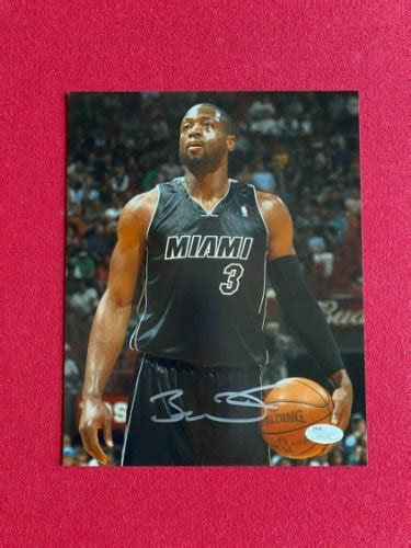 Dwyane Wade Autographed Memorabilia Signed Photo Jersey