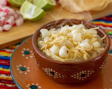 Cómo hacer Pozole Blanco de Pollo Receta Fácil y Rápida