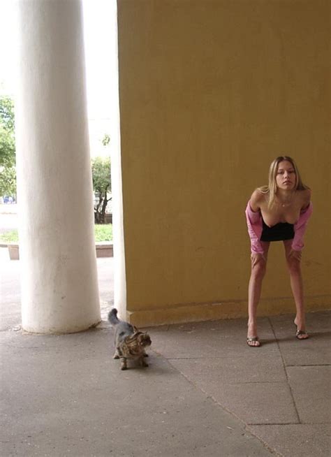 Smiling Russian Babe Walks Naked At City Center Russian Sexy Girls