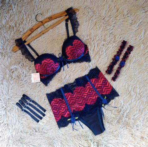 Conjunto Sex Calcinha ligas e sutiã rendado Marinho Elo