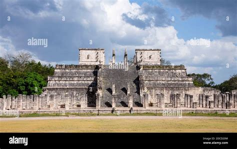 Temple of the Warriors, Chichen Itza Mexico Stock Photo - Alamy