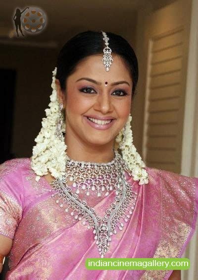 Jyothika Actress Photos Stills Gallery
