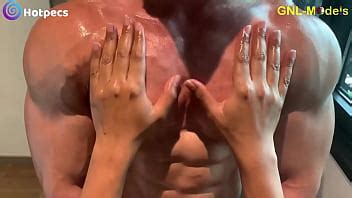 Adoran A Un Chico Musculoso Y Le Juegan Con Los Pezones Xvideos