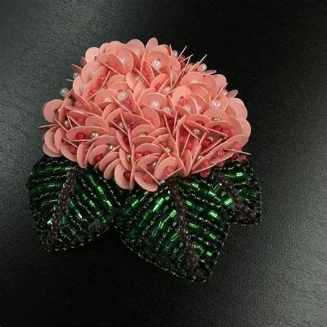 Брошь из бисера и пайеток в интернет-магазине на Ярмарке Мастеров ...