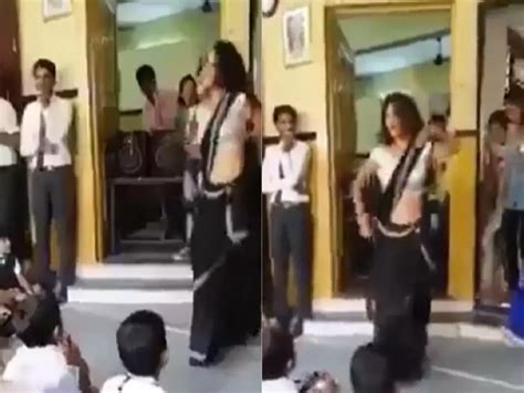 Viral Video Teacher Did Such A Hot Dance In The School Students Felt Shy After Seeing The