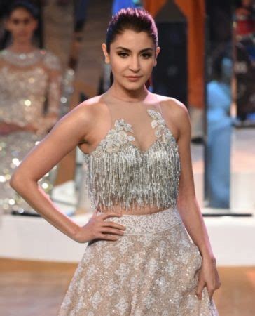 Anushka Sharma Half Nude Photos Which You Need To See