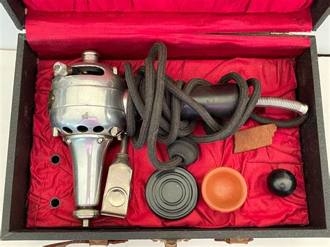 Dildo z chleba zvětšení penisu žihadly a antický grupáč Dějiny erotiky od pravěku až po AI V