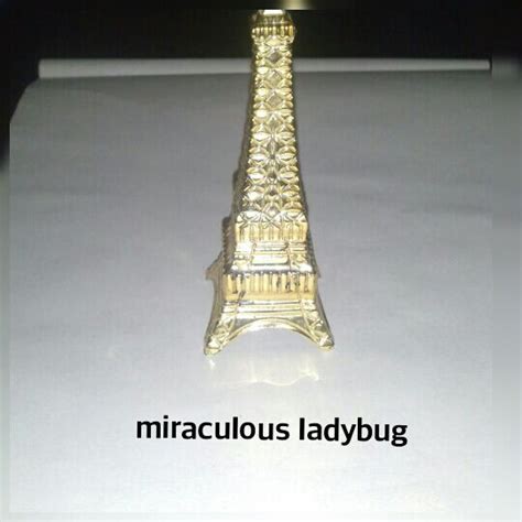 Torre eiffel Miraculous Ladybug Español Amino