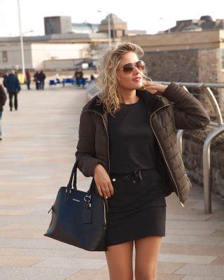 Milf Upskirt Public Porn Pics PICTOA