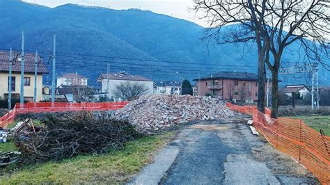 Abbattuta La Casa Del Casellante A Chiusa Di San Michele L Agenda News