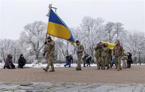 White House Pressing Ukraine to Draft 18-Year-Olds So They Have Enough ...