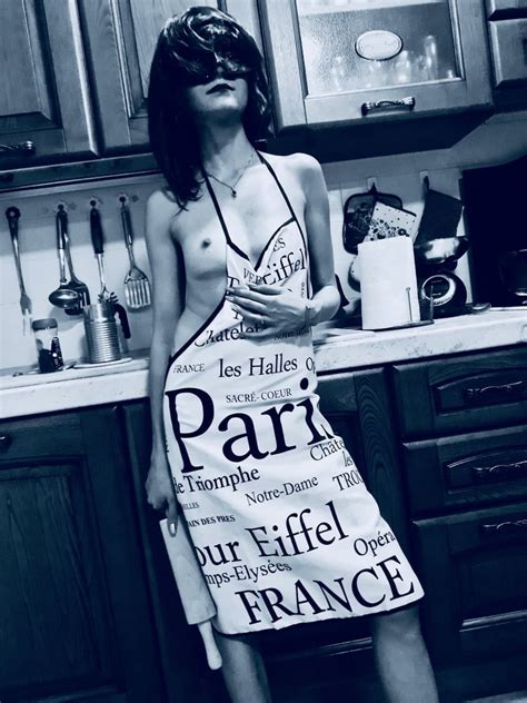 Maja Amateur Wife Posing In The Kitchen Pics Xhamster