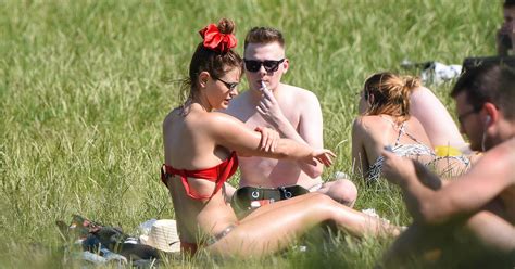 Polska Gwiazda Kusi Cia Em Sk Pe Bikini Sporo Ods Ania