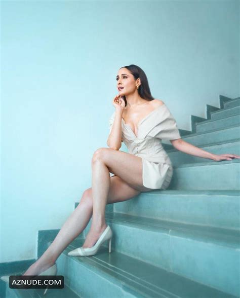 Pragya Jaiswal Hot And Blue AZNude