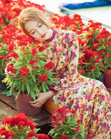 Hot girl Nhung Gumiho rực rỡ khoe sắc xuân