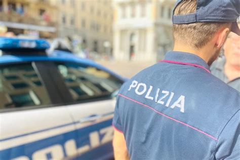 Minaccia La Ex Moglie Con Un Coltello La Polizia Lo Blocca Usando Il Taser