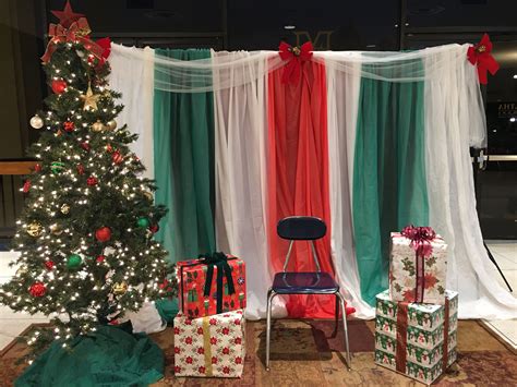 diy christmas backdrop ideas