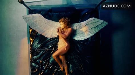 Jennifer Lopez Sexy Showing Off Her Hot Figure As She Strips Naked In Her Videoclip AZNude