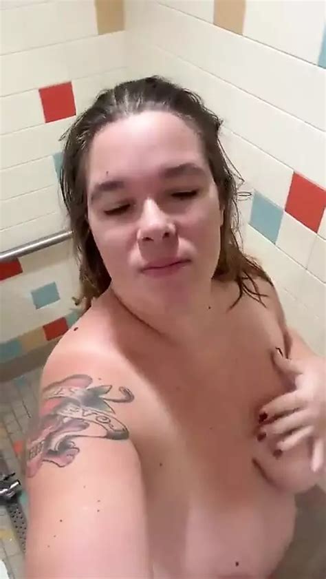 Hospital Shower American Glasses Amateur Porn By FapHouse XHamster