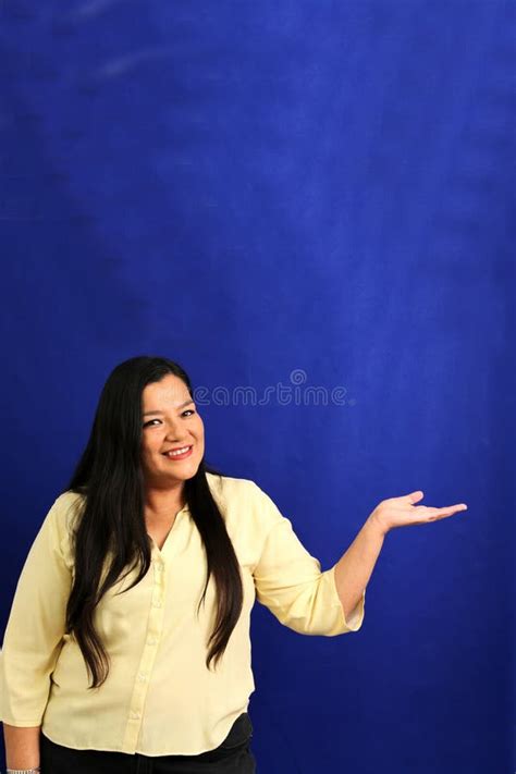 Year Old Latina Woman Uses Credit Card And Cell Phone To Make Purchases And Payments Online