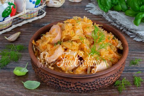 Тушеная капуста с сосисками пошаговый рецепт