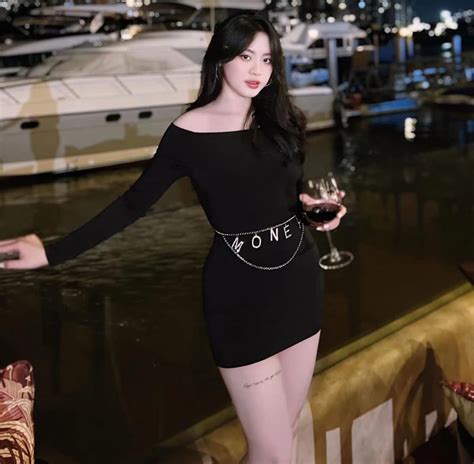 Ngắm thân hình nuột nà của hot girl phòng gym Titanic Nơi mọi thứ được chia sẻ