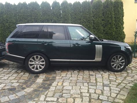 2016 Range Rover Vogue In Aintree Green Indus Silver