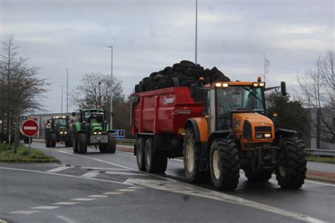 Col Re Des Agriculteurs Les Blocages Se Poursuivent En Sarthe Ce