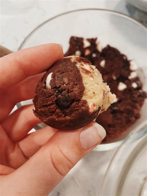 Peppermint Oreo Swirl Cookies - So Cosmopoliteen