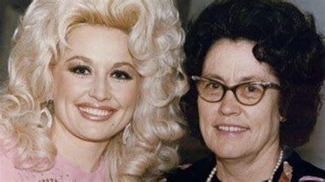 The Untold Truth Of Dolly Parton's Family