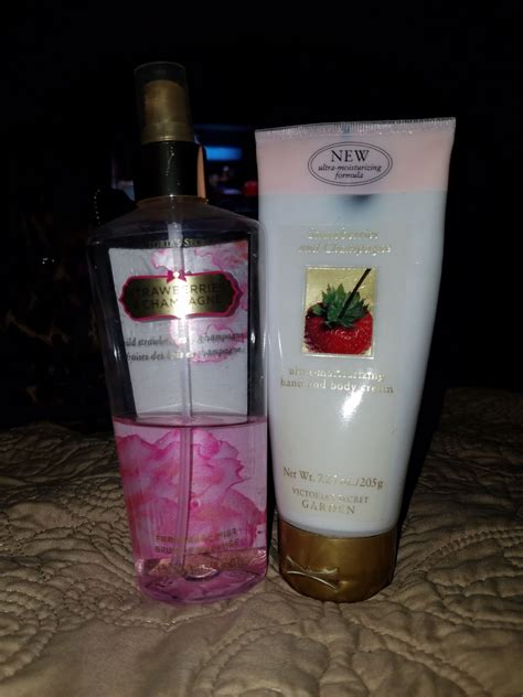 Victoria Secret Garden Strawberry And Champagne Lotion 725 Oz 34