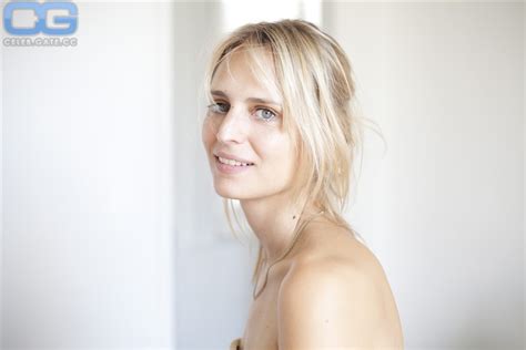 Sabrina Seyvecou Nude Pictures Onlyfans Leaks Playboy Photos Sex Scene Uncensored