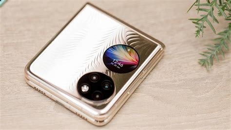 Huawei P50 Pocket Review: Z Flip Rival Puts Samsung on Notice - Tech ...