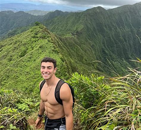 Luigi Mangione Sex Tape Rumors Prompt Supporters To Flood Accused CEO Killers Legal Defense