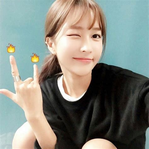 Qu N Cafe T Ng L I Nhu N Nh N Nh N Vi N Xinh Nh Hot Girl