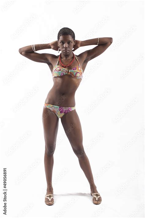 Foto Stock Modella Nera In Bikini Adobe Stock