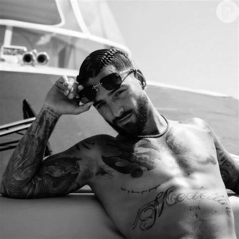 Maluma Posta Nude Na Piscina E Deixa Escapar Parte Ntima Em Foto Uma Anaconda Veja Fotos
