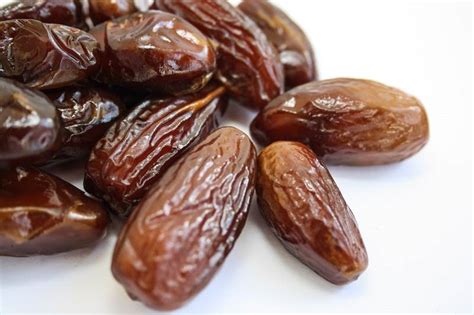 5 самых полезных сухофруктов: курага, чернослива, изюма, инжира и финики