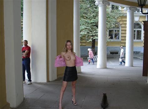 Smiling Russian Babe Walks Naked At City Center Russian Sexy Girls