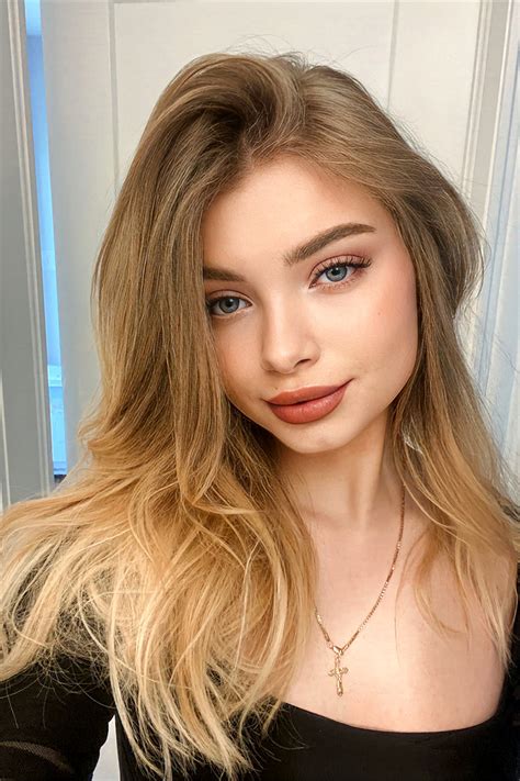 Beautiful Veronika Y O From Moncton With Blonde Hair Id Ladadate