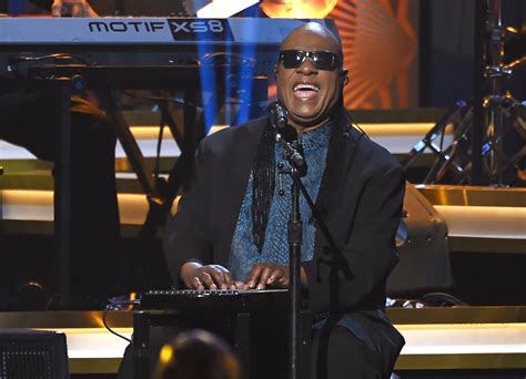 Is there proof that Stevie Wonder isn’t actually blind? | Metro News