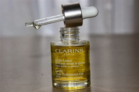 Масло для лица Clarins: средства Lotus Oil и Голубая орхидея, отзывы