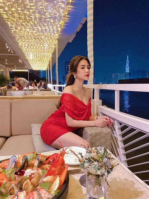 Di P L M Anh Khoe V C D Ng G I C M V I Bikini Sau H N Th Ng Sinh Con Cho Ch Ng Thi U Gia